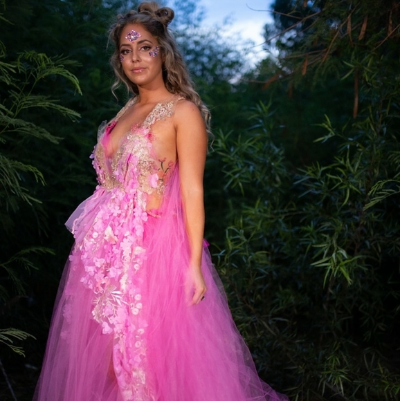 PARKER Pink & Gold Lehenga Wedding Ballgown Set - Picture 3 of 7